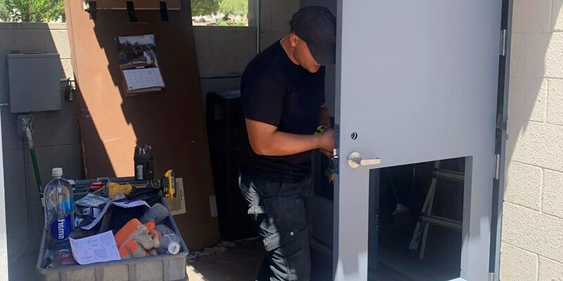 commercial door locksmith near me - Verity Locksmith